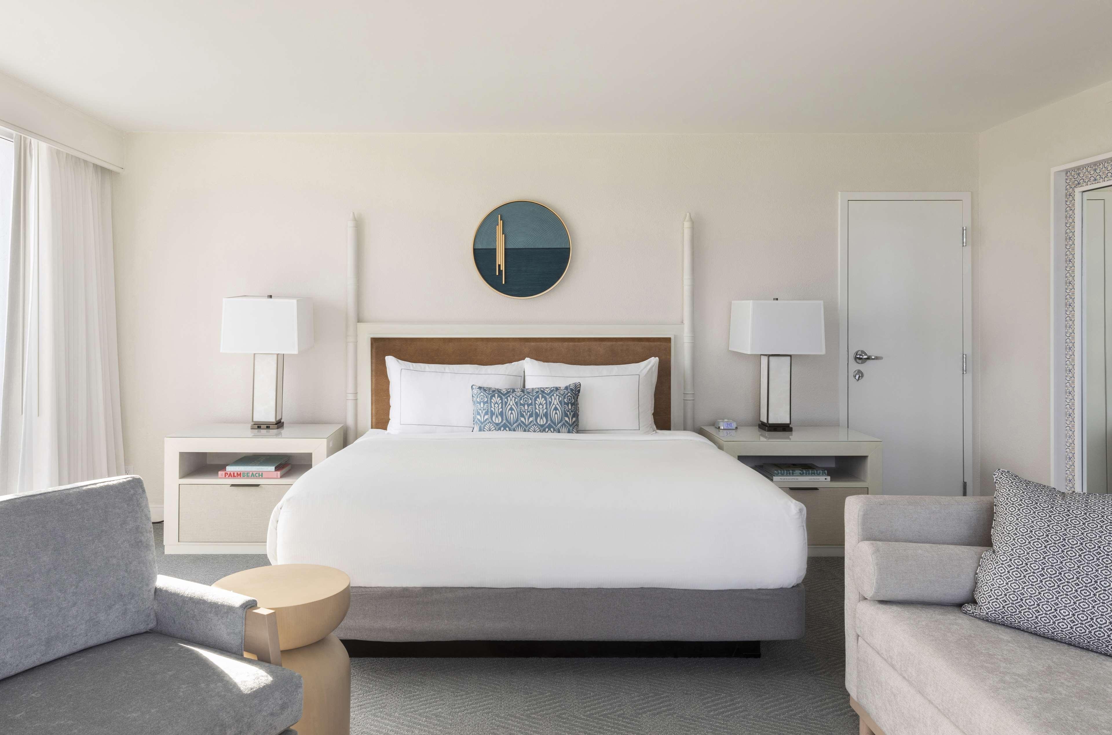 The Singer Oceanfront Resort, Curio Collection By Hilton Riviera Beach Exterior foto