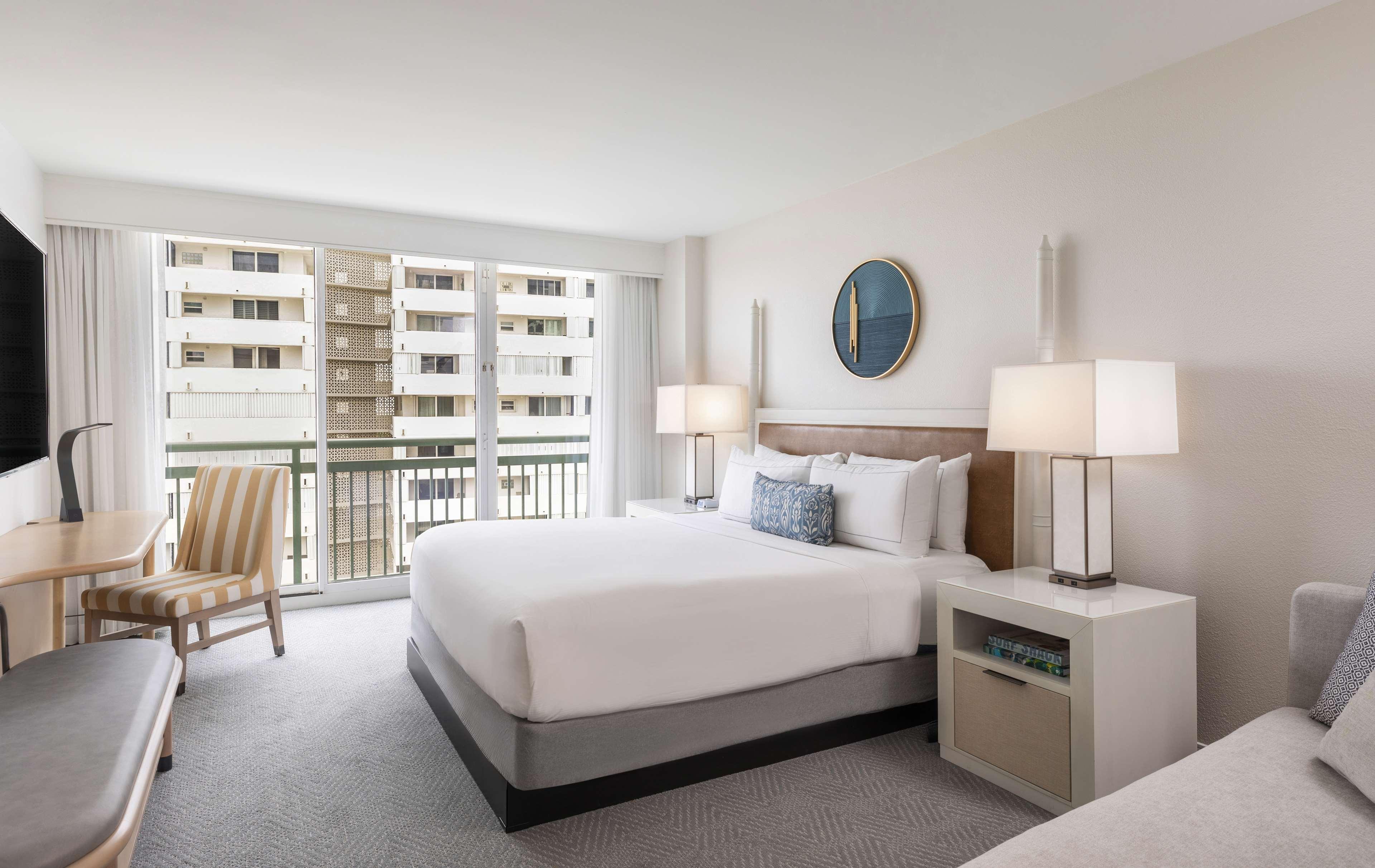 The Singer Oceanfront Resort, Curio Collection By Hilton Riviera Beach Exterior foto