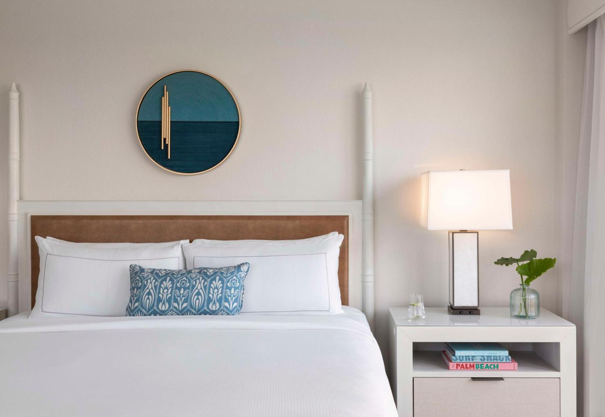 The Singer Oceanfront Resort, Curio Collection By Hilton Riviera Beach Exterior foto