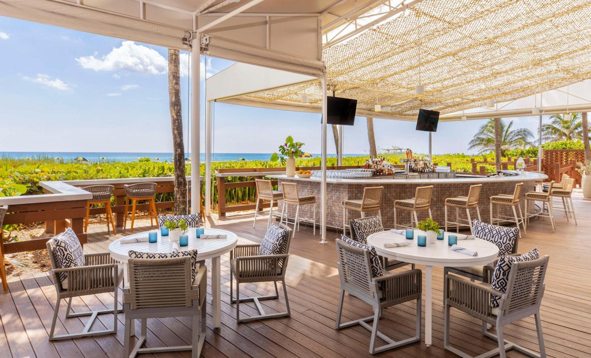 The Singer Oceanfront Resort, Curio Collection By Hilton Riviera Beach Exterior foto