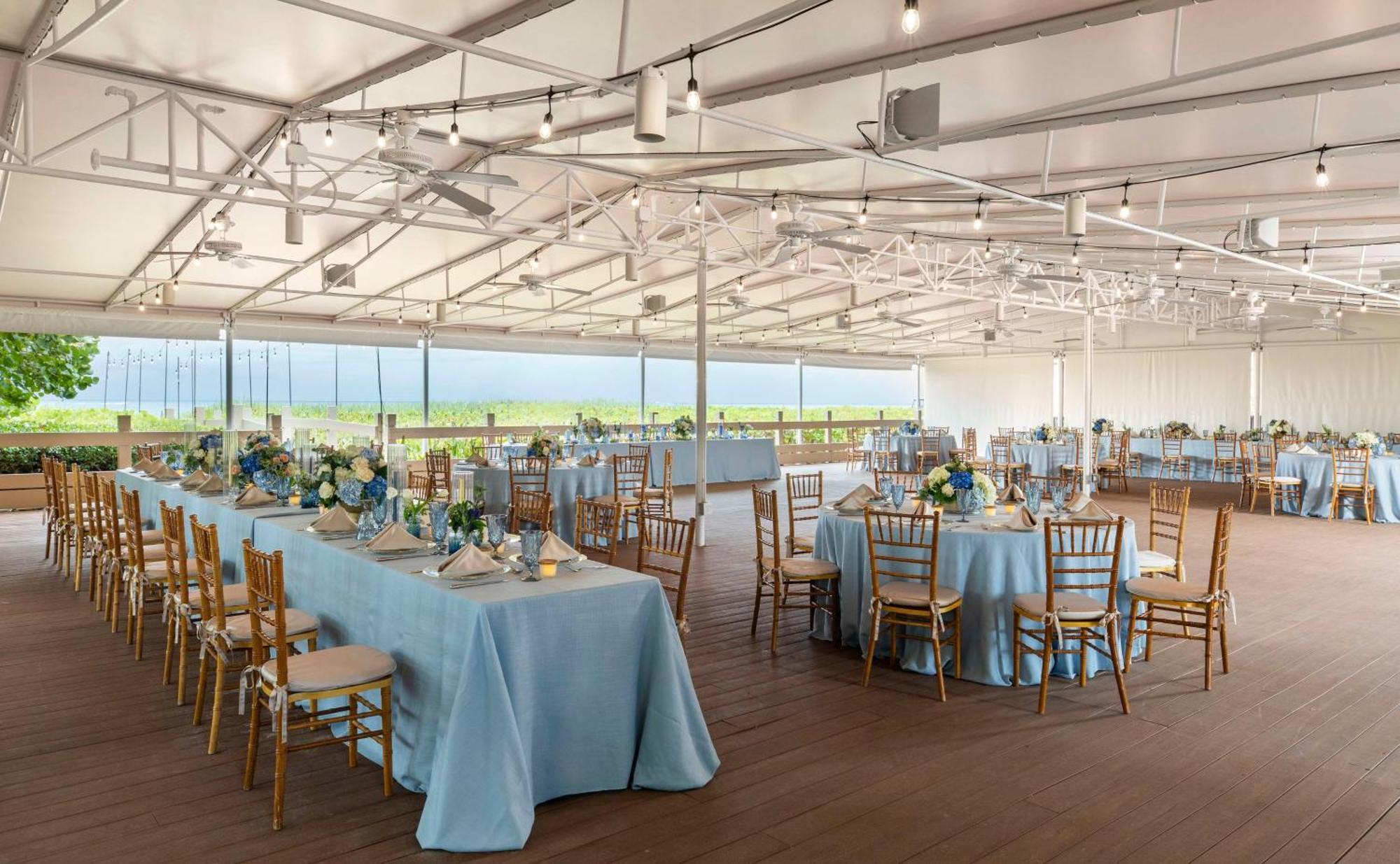 The Singer Oceanfront Resort, Curio Collection By Hilton Riviera Beach Exterior foto