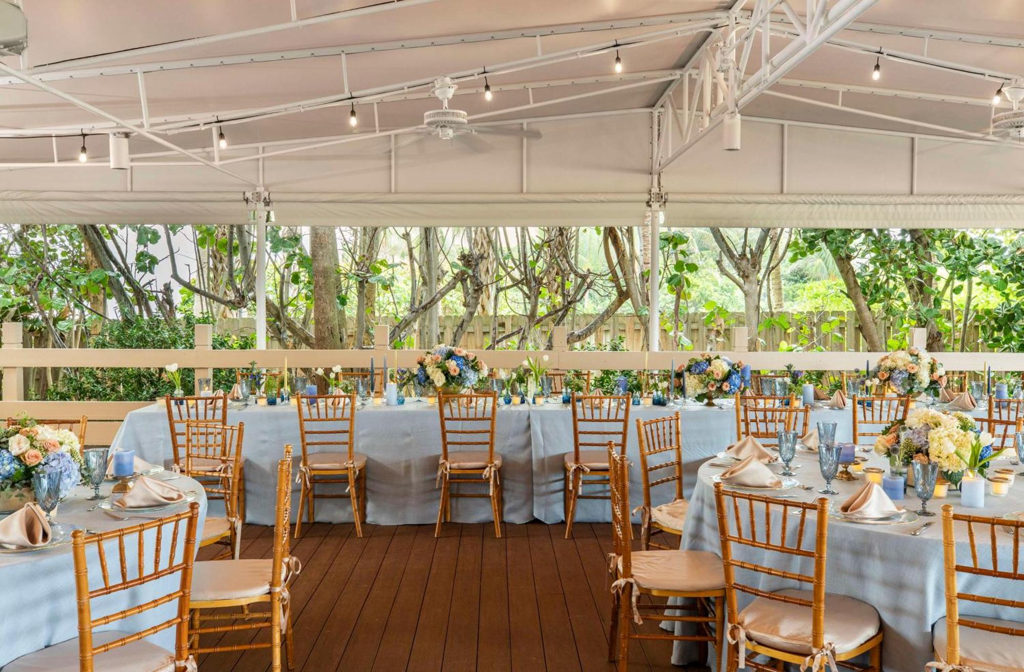 The Singer Oceanfront Resort, Curio Collection By Hilton Riviera Beach Exterior foto