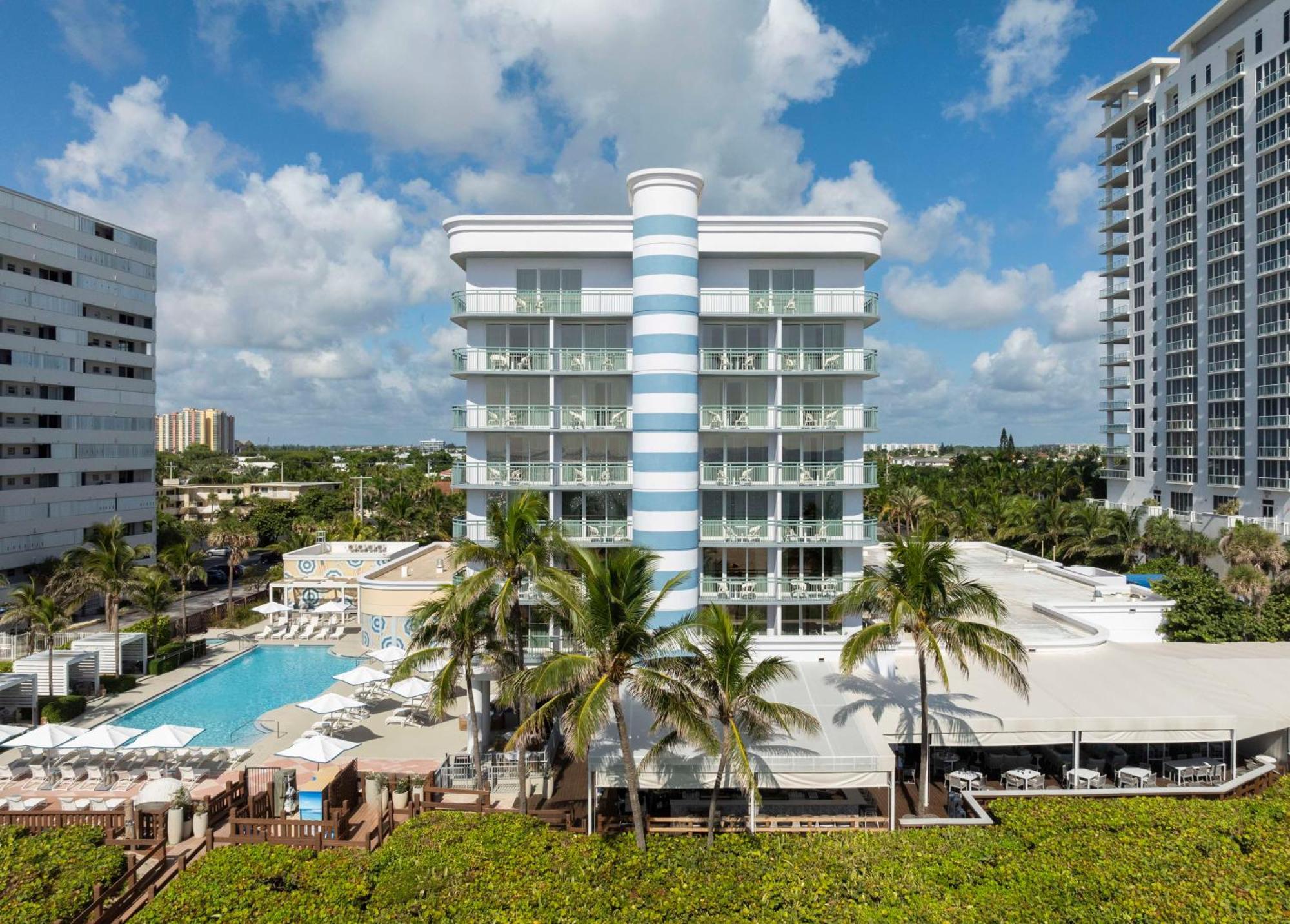 The Singer Oceanfront Resort, Curio Collection By Hilton Riviera Beach Exterior foto